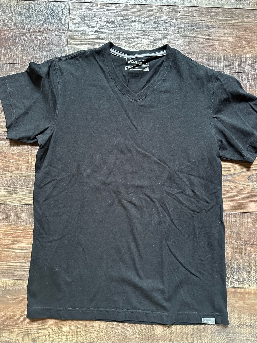 Eddie Bauer Black V-Neck Short Sleeve Tee small